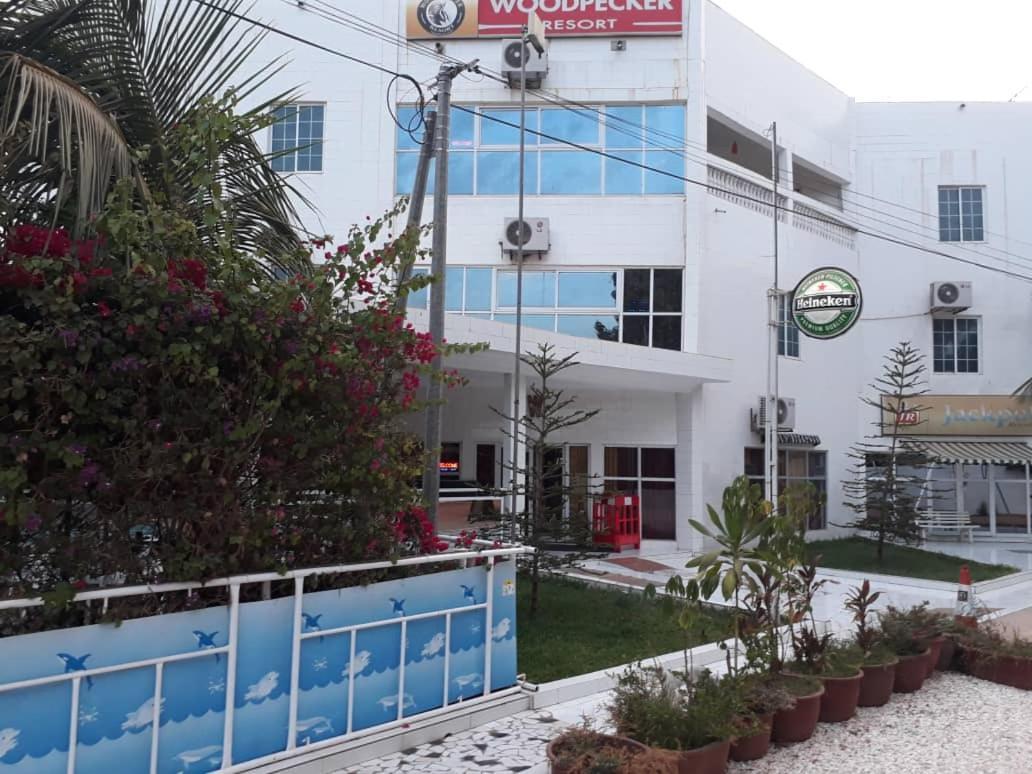 Woodpecker Resort Hotel Banjul Exterior foto