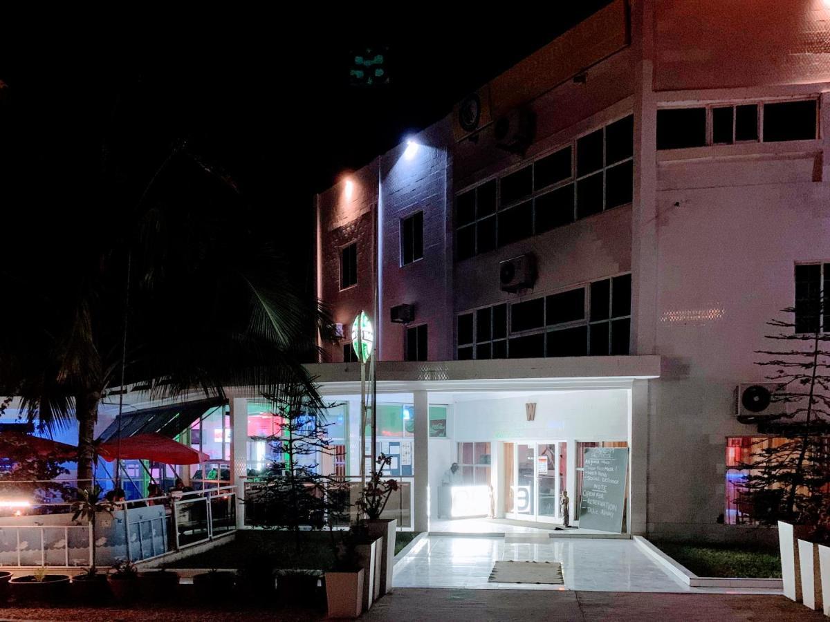 Woodpecker Resort Hotel Banjul Exterior foto