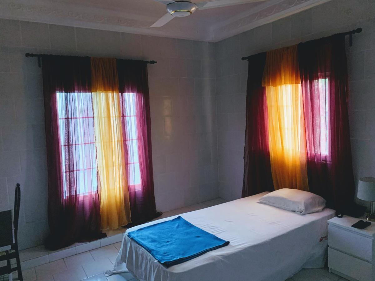 Woodpecker Resort Hotel Banjul Exterior foto
