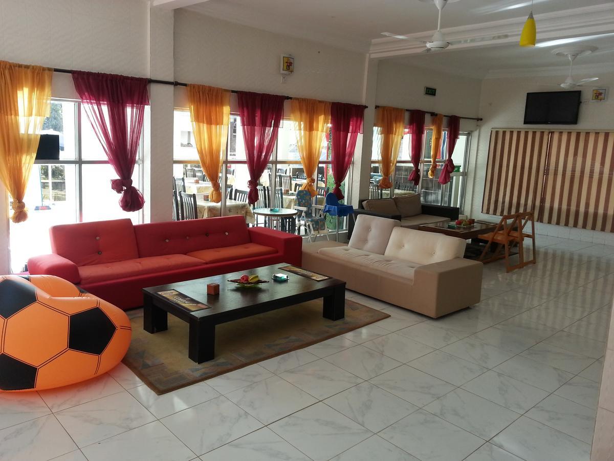 Woodpecker Resort Hotel Banjul Exterior foto